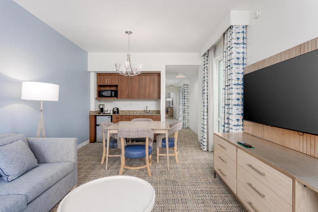 Holiday Inn Resort Pensacola Beach Gulf Front by IHG photo