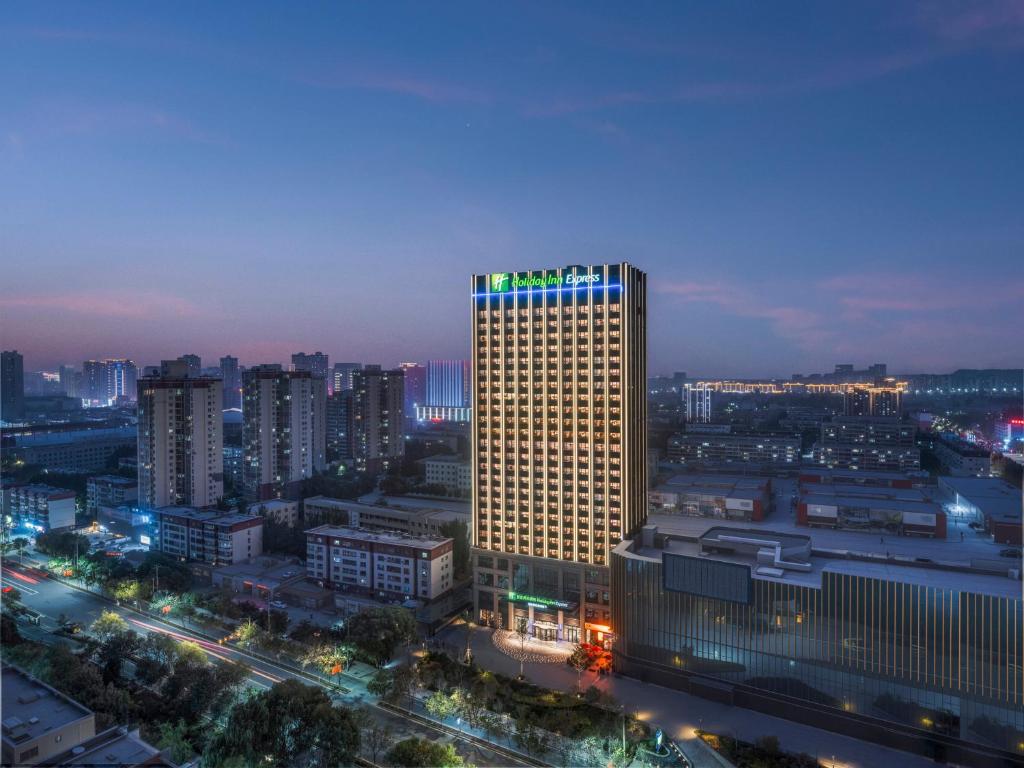 Pemandangan umum bagi Aksu atau pemandangan bandar yang diambil dari hotel