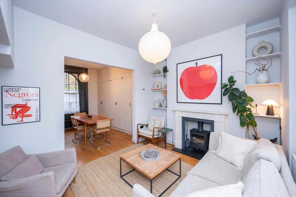 Image showcasing Luxury & Stylish Duplex with Private Garden, London (updated prices 2026)