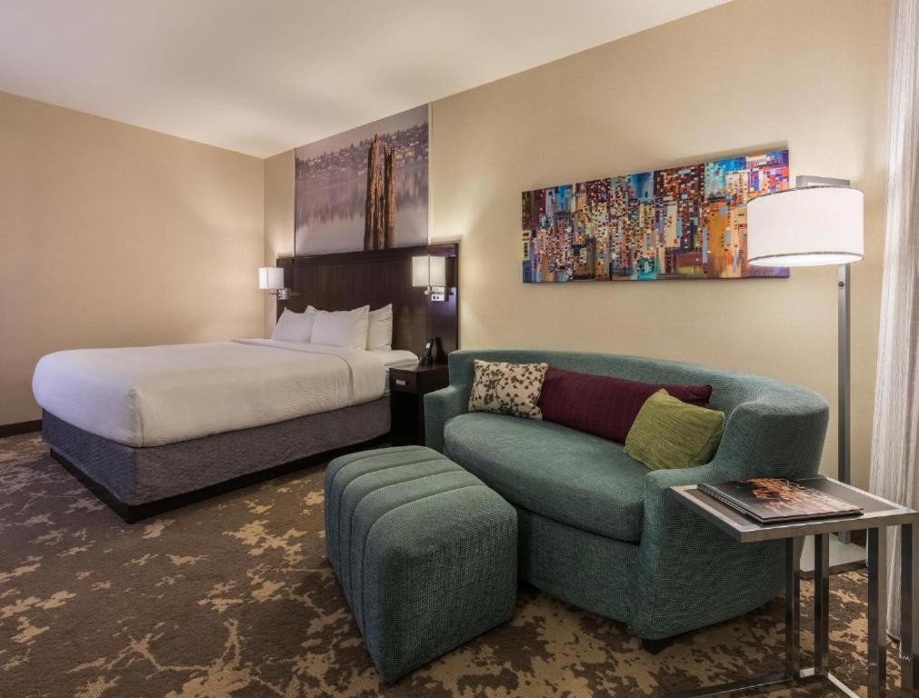 Courtyard by Marriott Portland City Center photo