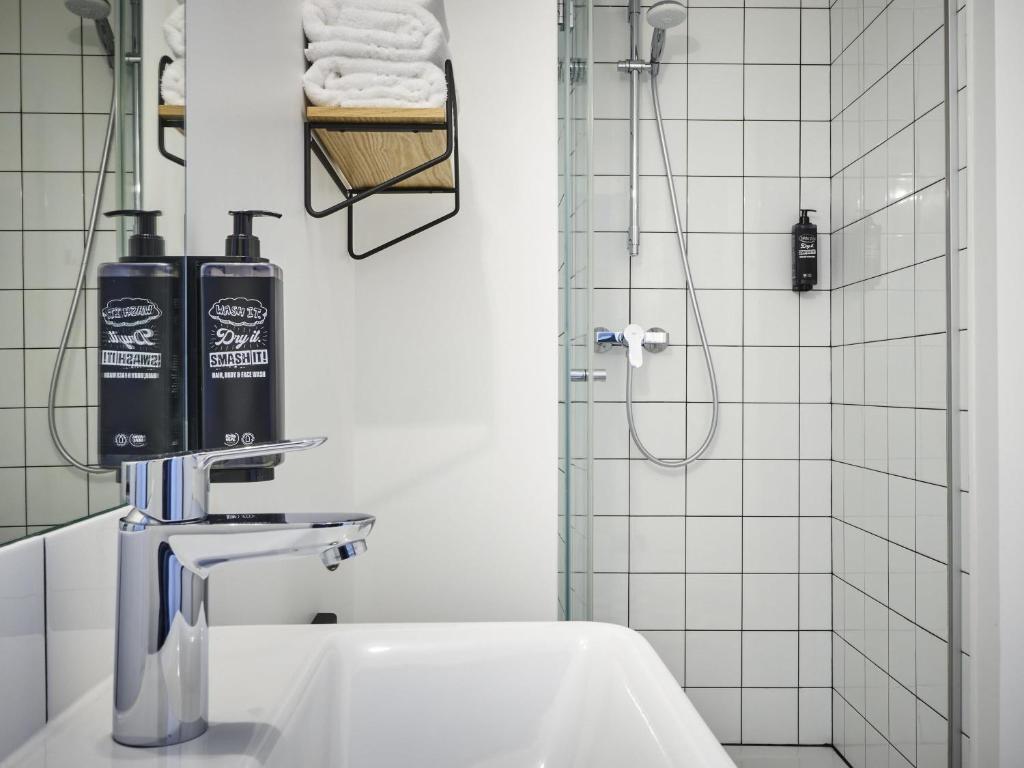 Ibis Styles Paris Gare de l'Est Magenta - Resim 34