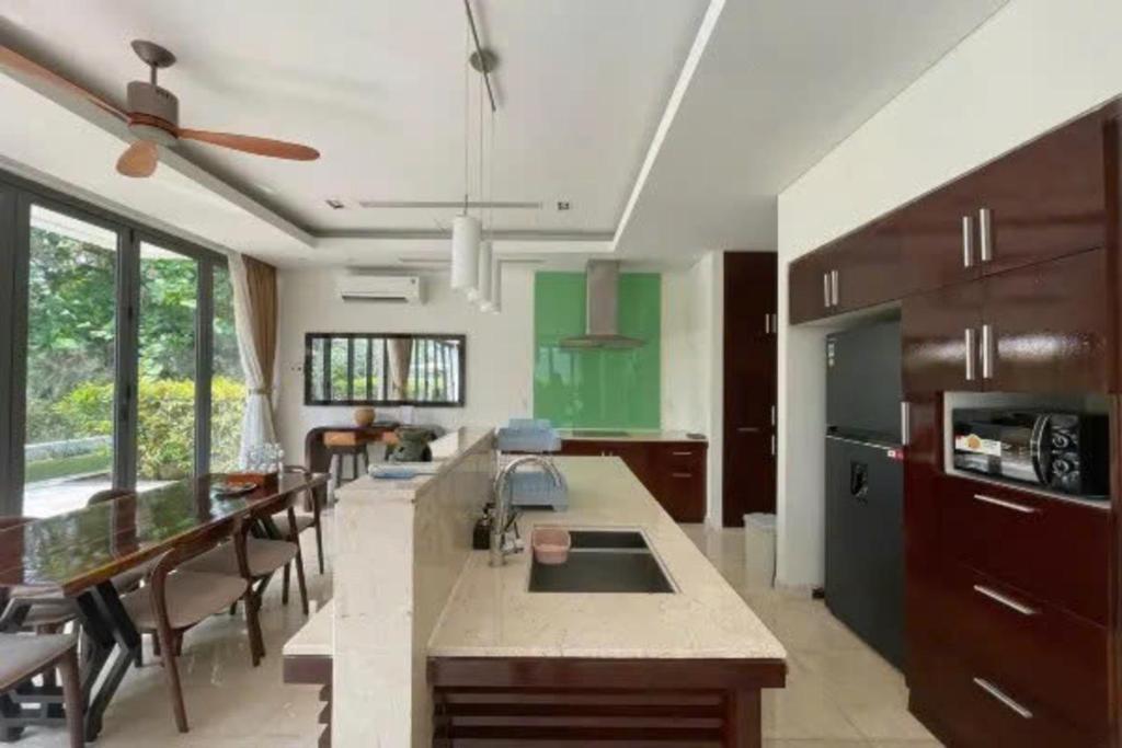 Biệt Thự 3 Phòng Ngủ Với Hồ Bơi Riêng