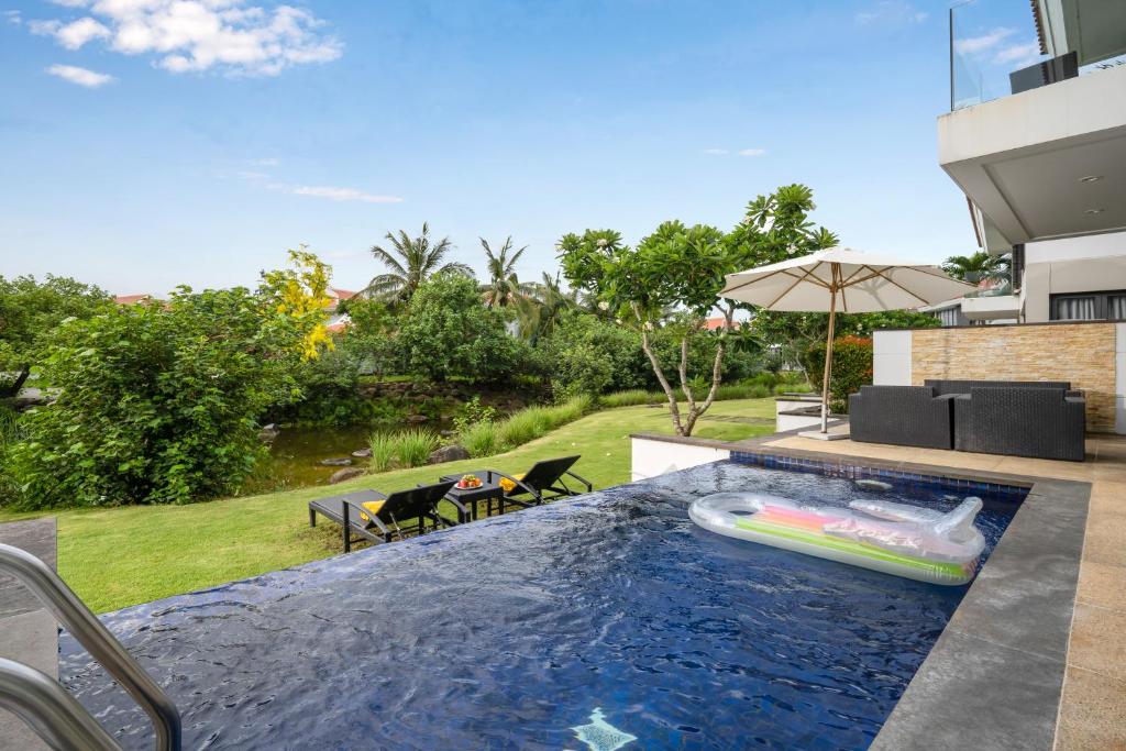 Biệt Thự 3 Phòng Ngủ Với Hồ Bơi Riêng