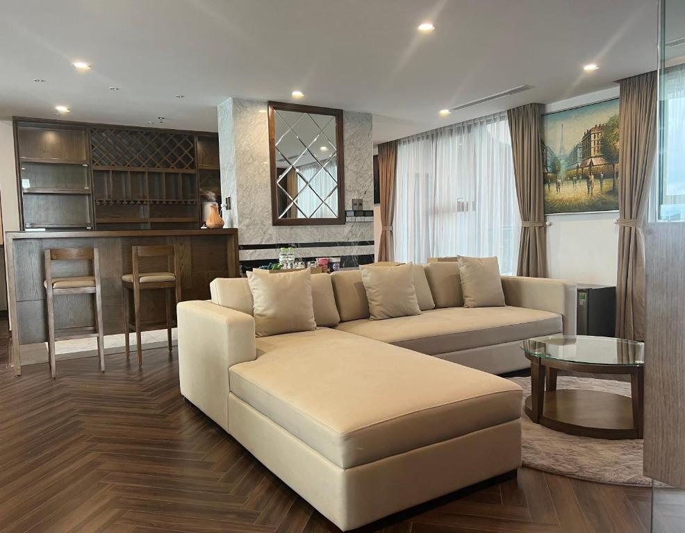 Suite Hạng Tổng Thống Nhìn Ra Toàn Cảnh