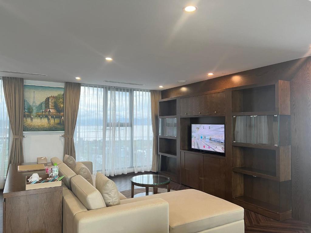 Suite Hạng Tổng Thống Nhìn Ra Toàn Cảnh