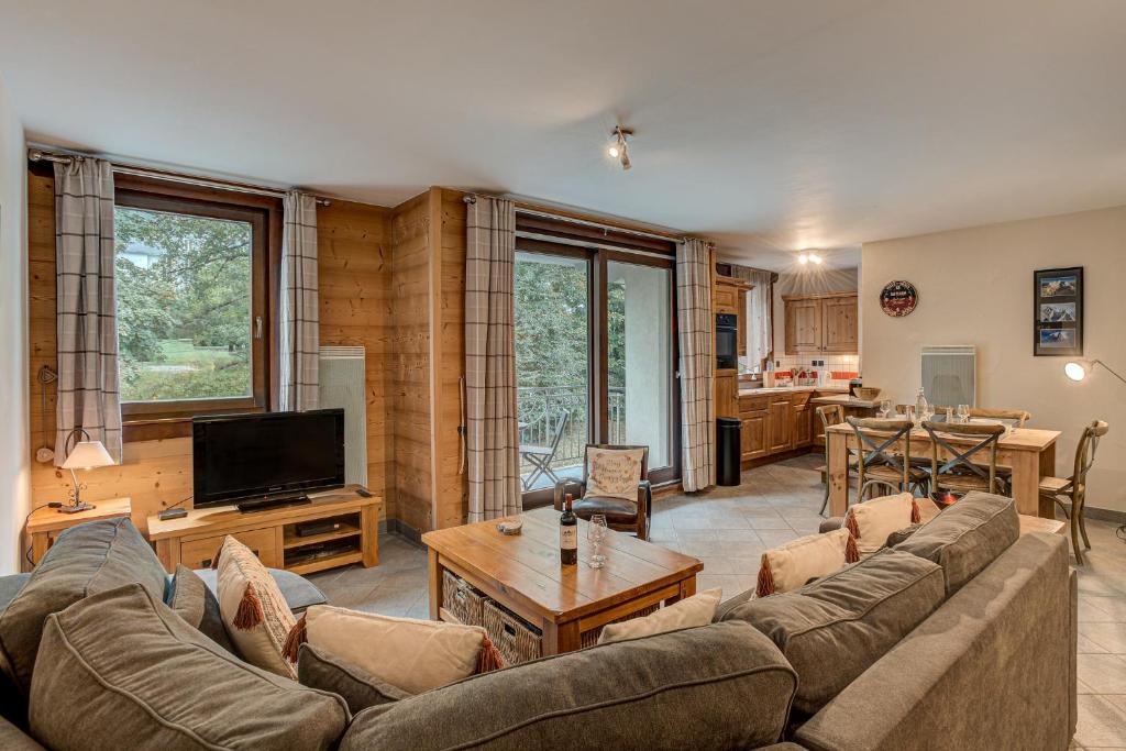 Televiisor ja/või meelelahutuskeskus majutusasutuses APARTMENT STADDON - Alpes Travel - Central Chamonix - Sleeps 4-6