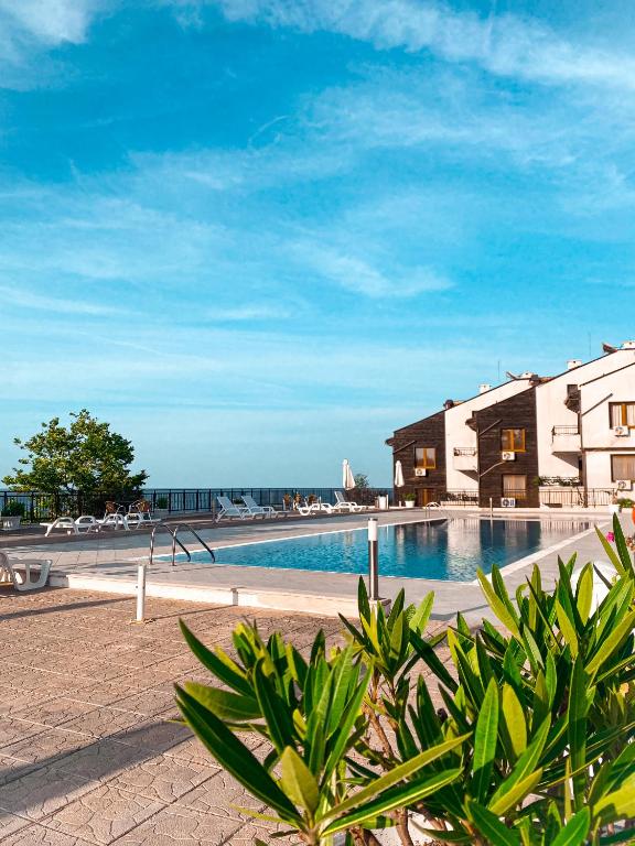 Poolside Paradise Apartment