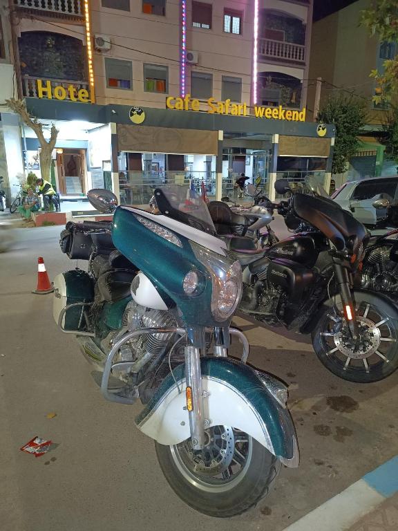 a row of motorcycles parked in front of a hotel at Hotel Safari Week end in Midelt