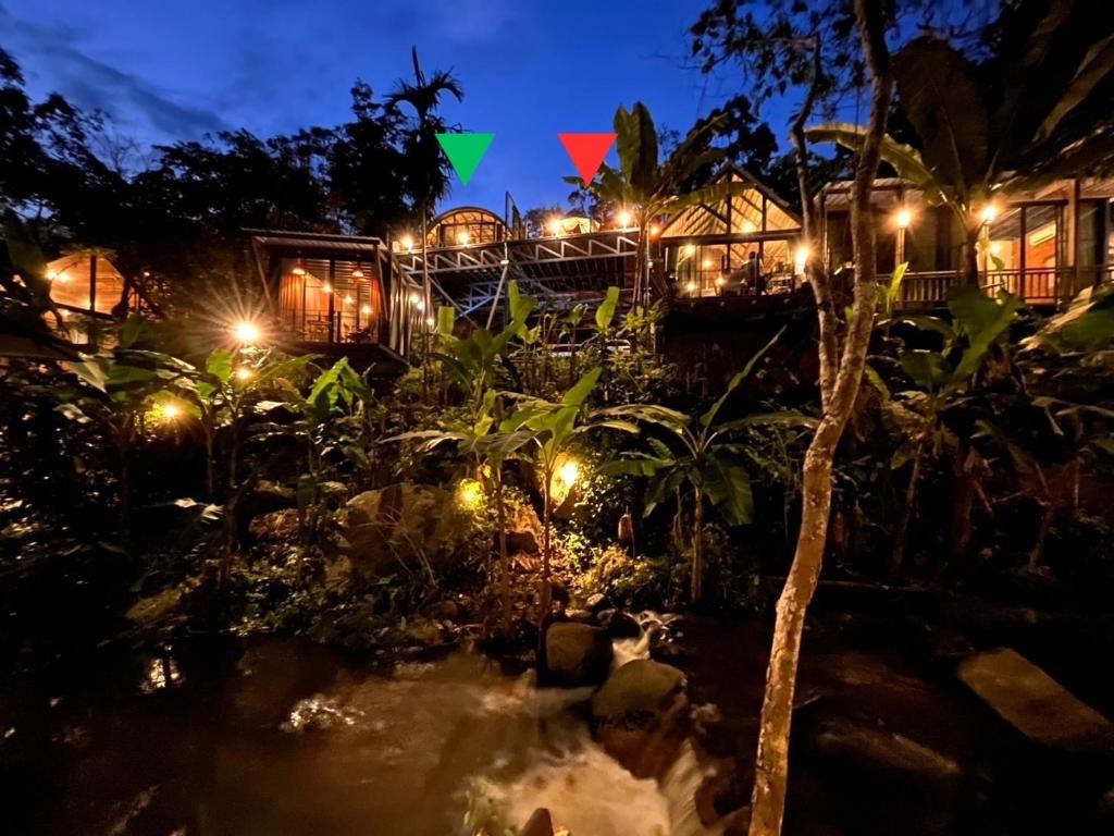 Voraman Hut - Resim 19