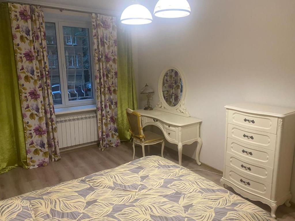 Postel nebo postele na pokoji v ubytování Шикарна квартира в центрі міста