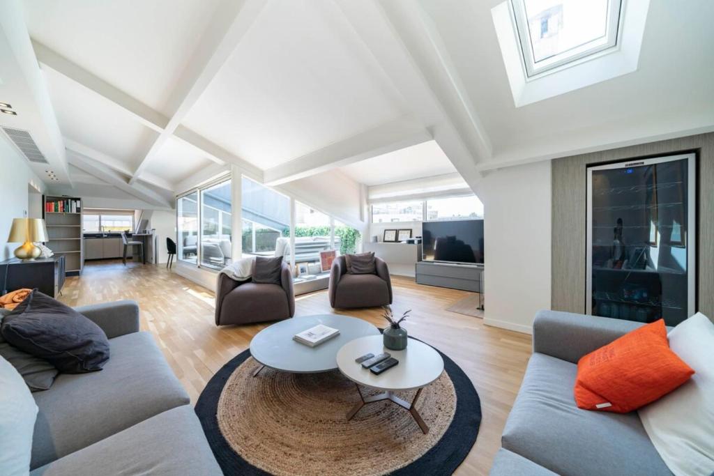 Magnificent duplex close to Carlton