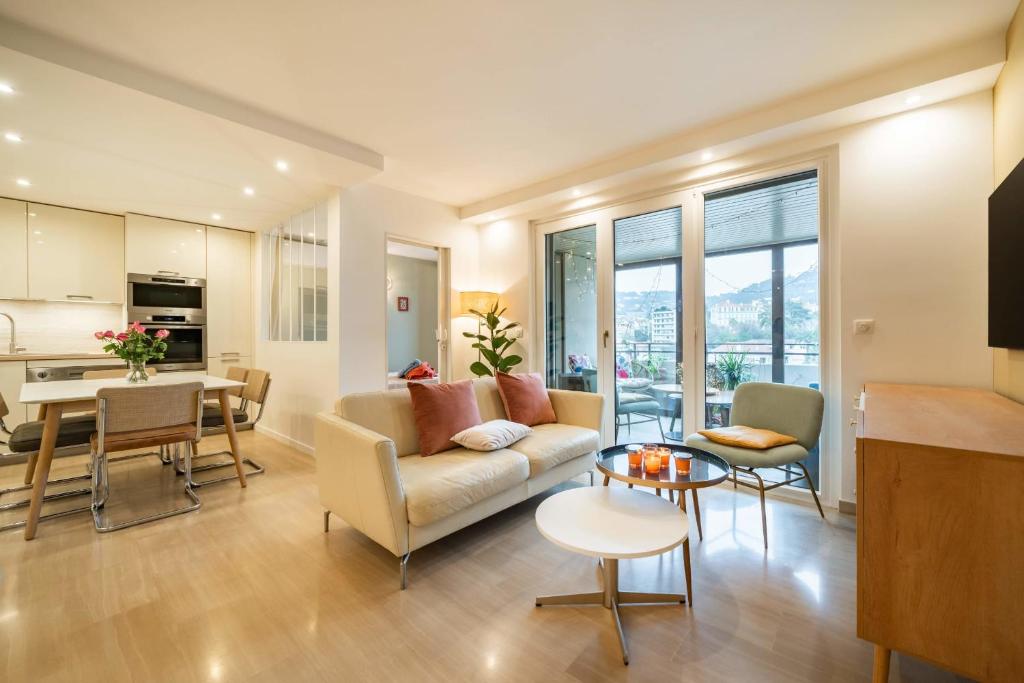 Beautiful two bedroom duplex apartment