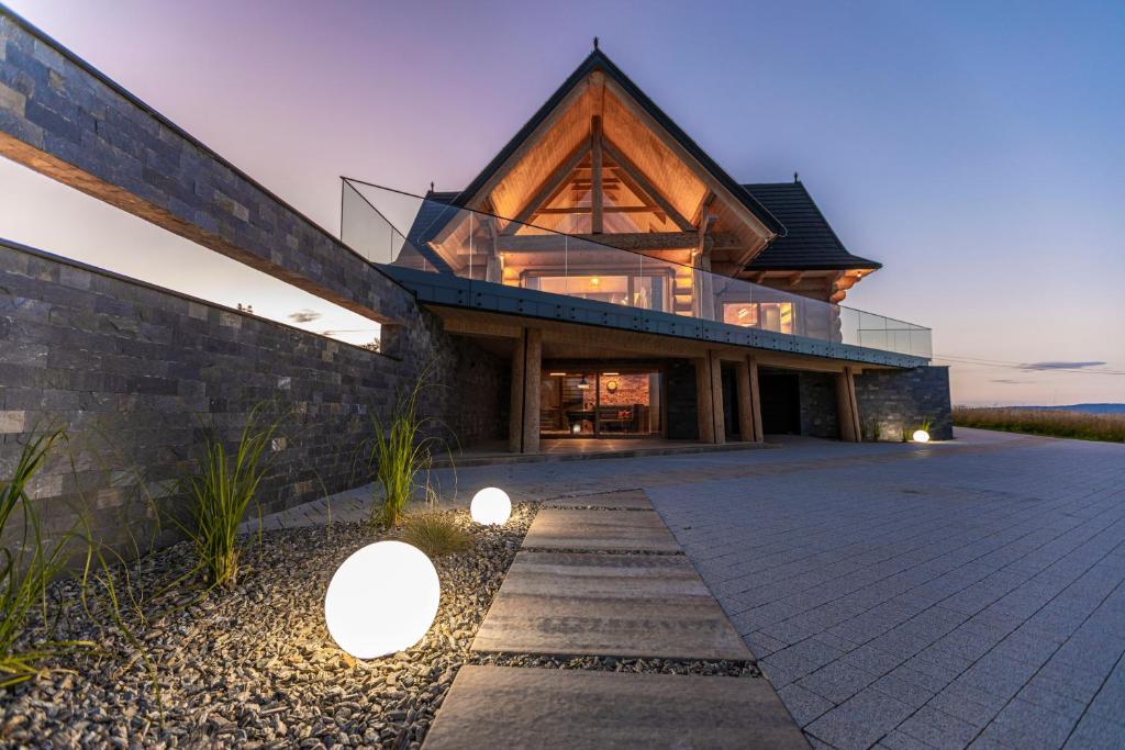 Bygningen som villaen ligger i