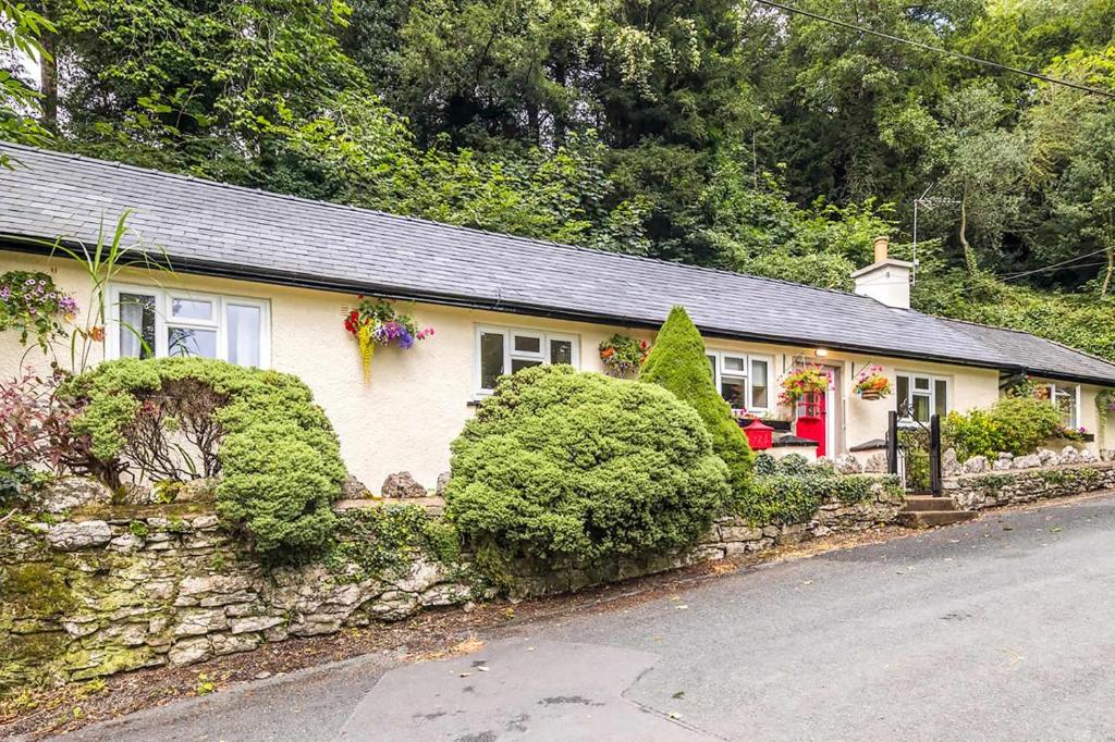 Hoone, kus puhkemaja asub