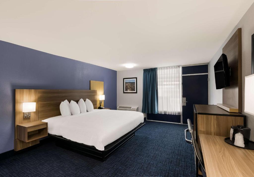 SureStay Plus by Best Western Pigeon Forge - 特大号床间 - 带小厨房 - 禁烟