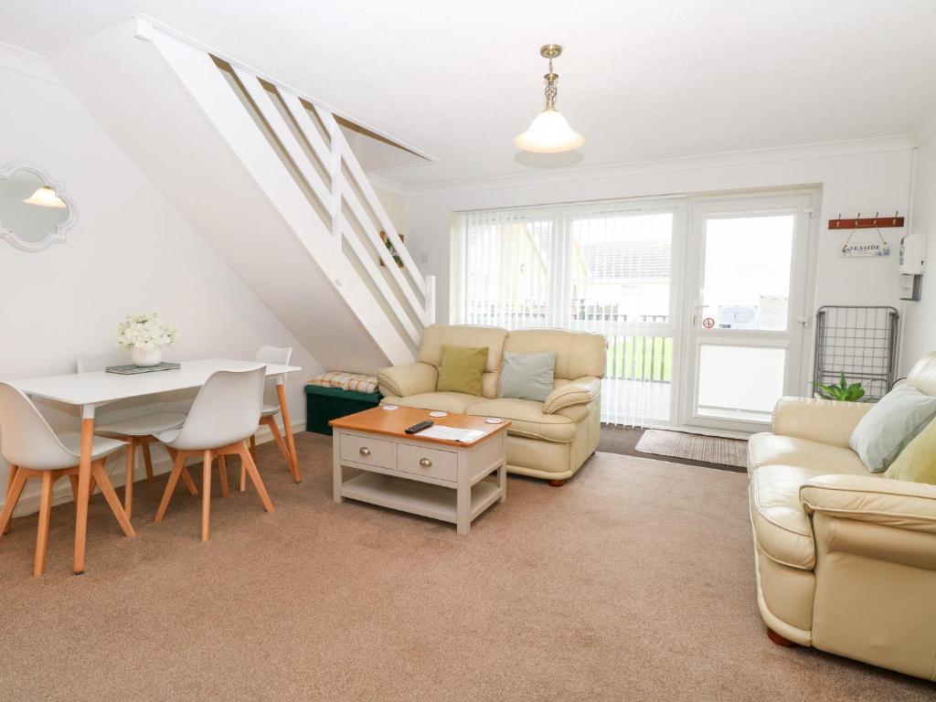 19 Waterside Park 5