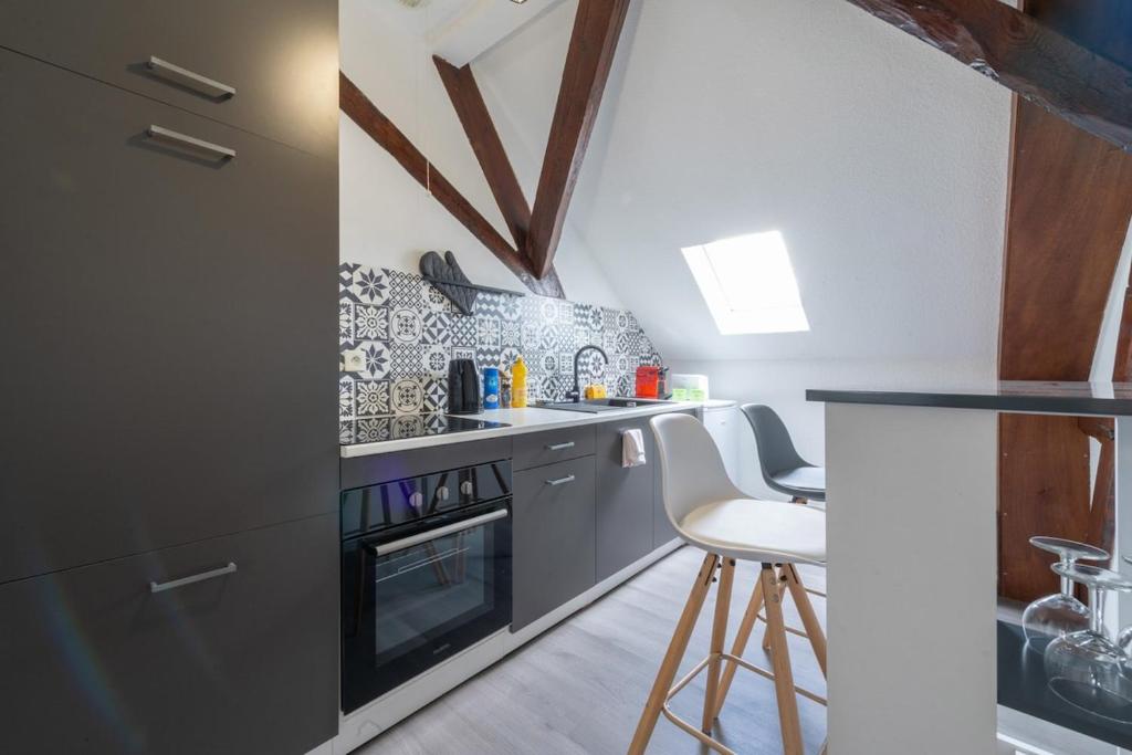 Très bel appartement proche centre Stationnement rue Gratuit – photo 4