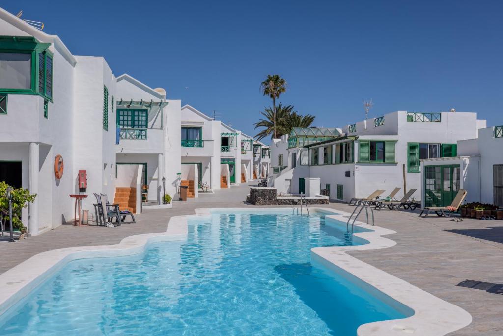 San Fermin, AC, 500Mbps, Parking, 9 mins to Beach