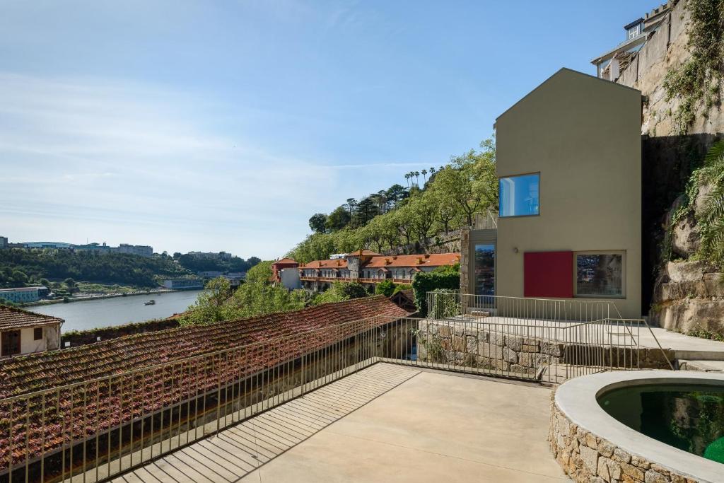 Peisaj natural din apropierea acestui apartament