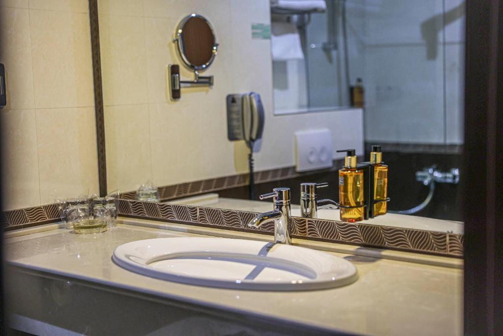 Grand Hotel Napoca - Resim 43