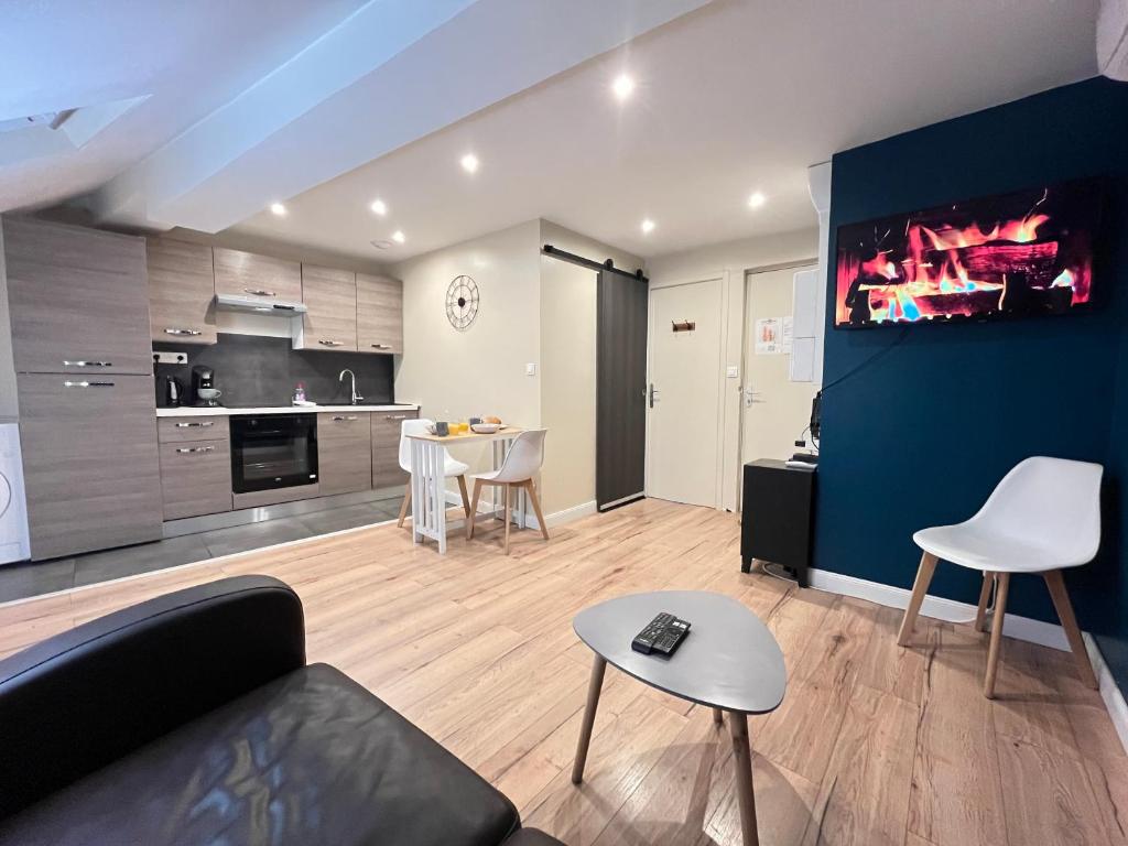 Danton confortable chaleureux proche centre-ville