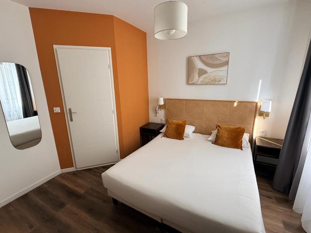 Hôtel P.L.M. - Resim 45