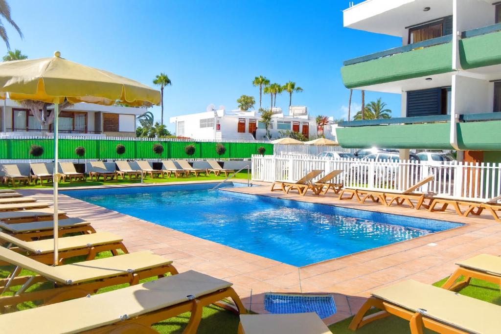 Bazén v ubytování Apartamentos Picnic nebo v jeho okolí