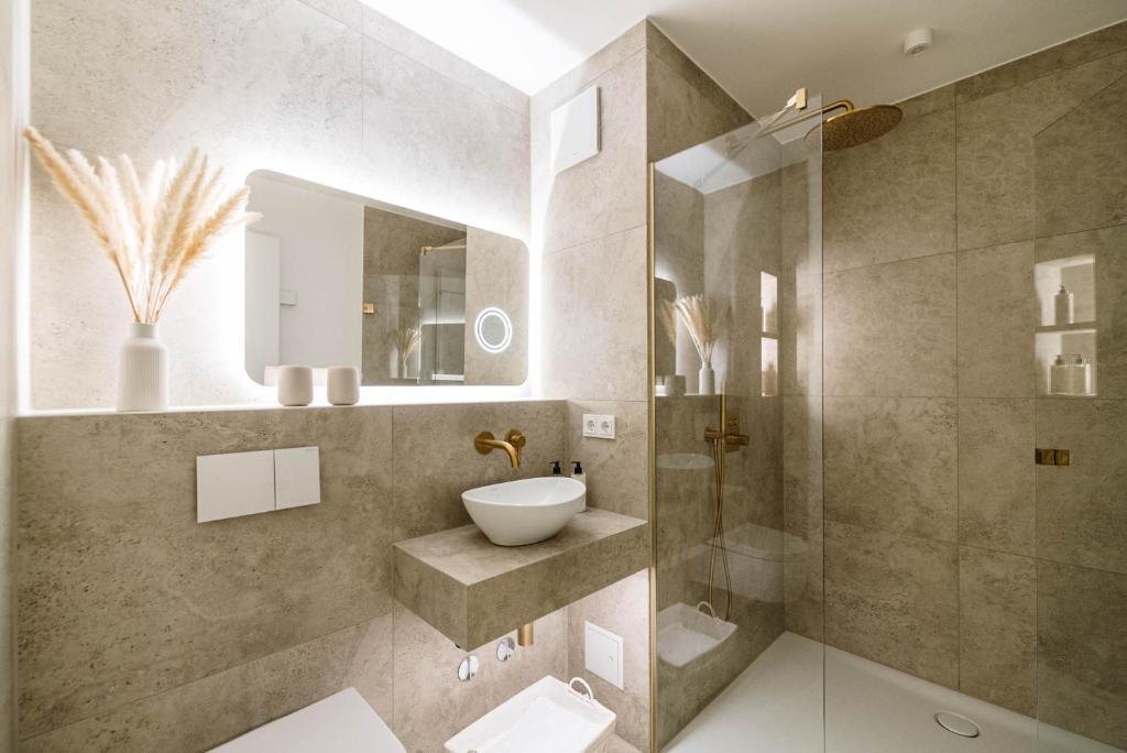 Lindgold Apartments - 2