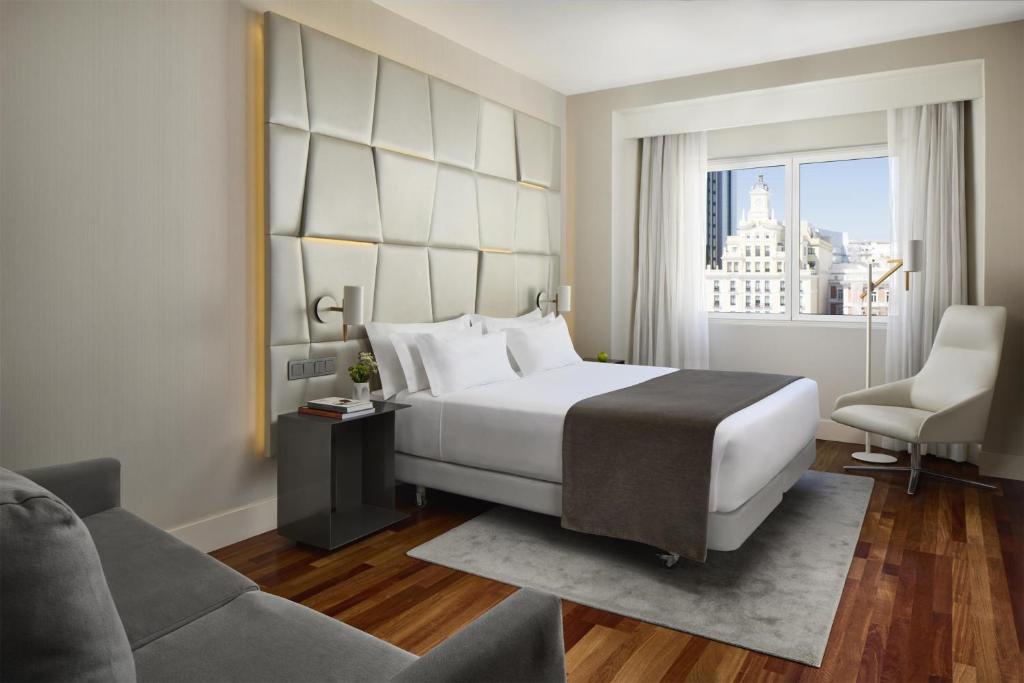 NH Collection Madrid Colón - Resim 2