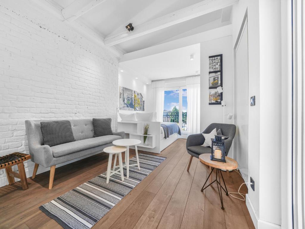 Χώρος καθιστικού στο Enjoy B-52 Studio