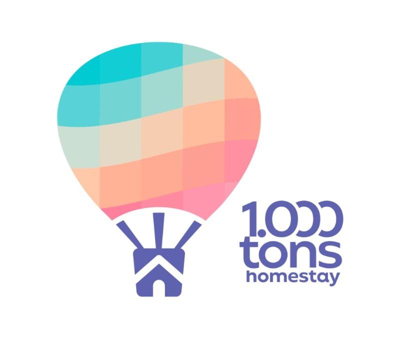 サンルイスにある1000tons Homestayのコンサルタント会社のための熱気球のロゴ