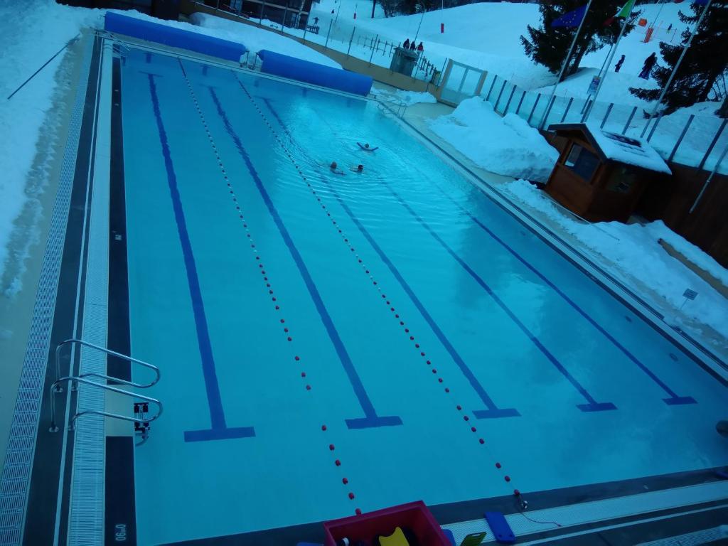 Swimmingpoolen hos eller tæt på Appartement corbier soyouz vanguard