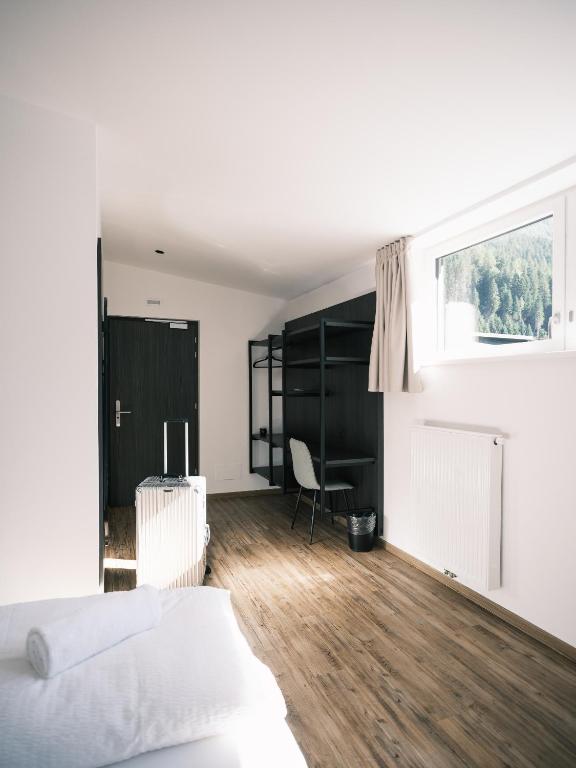 Smarthotel Brenner24 - Self Check In - Deluxe Double Or Twin Room