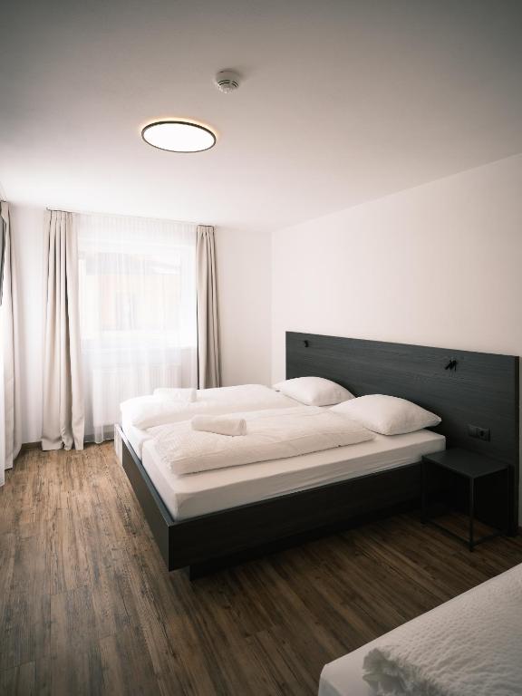 Smarthotel Brenner24 - Self Check In - Family Room