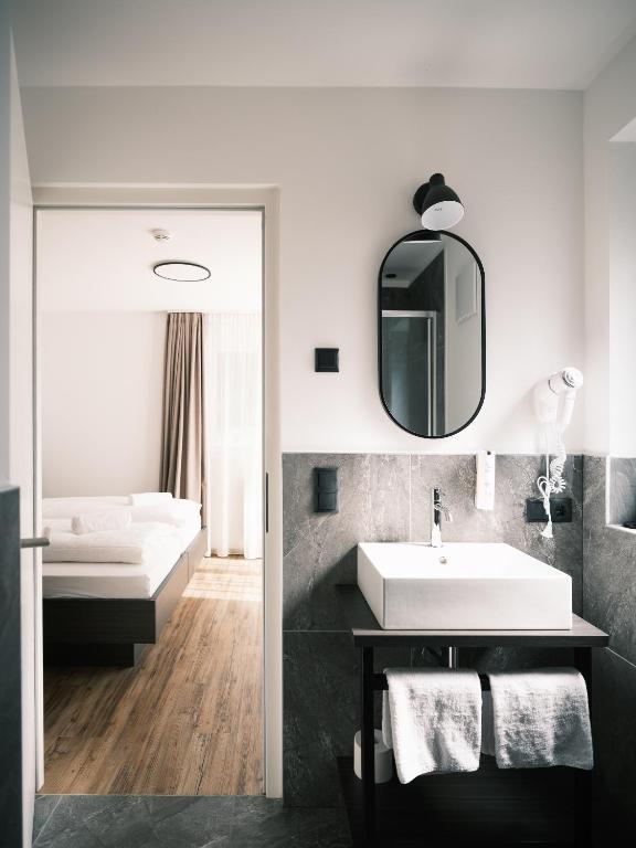 Smarthotel Brenner24 - Self Check In - Standard Double Or Twin Room
