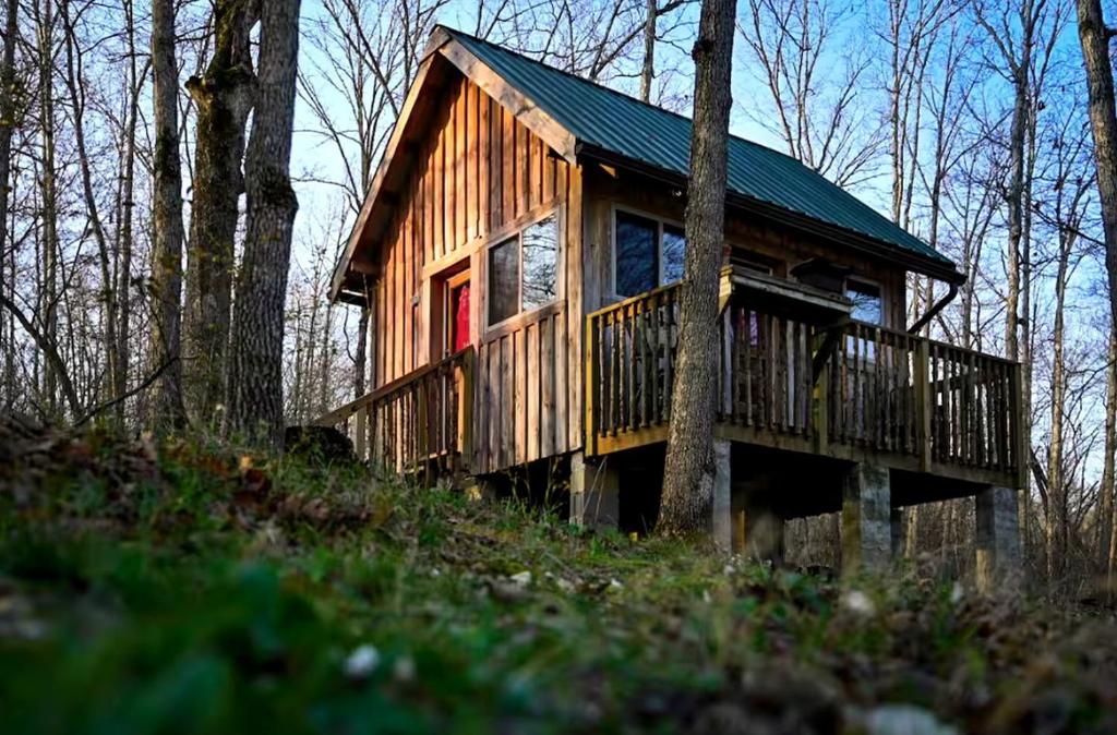 Rustic Cabin Rental with Stunning Forest Views in the Ozarks, Missouri ...