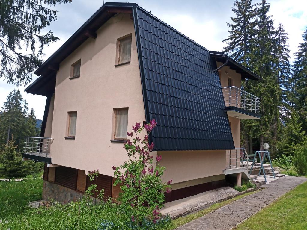 Budova, kde se prázdninový dům nachází