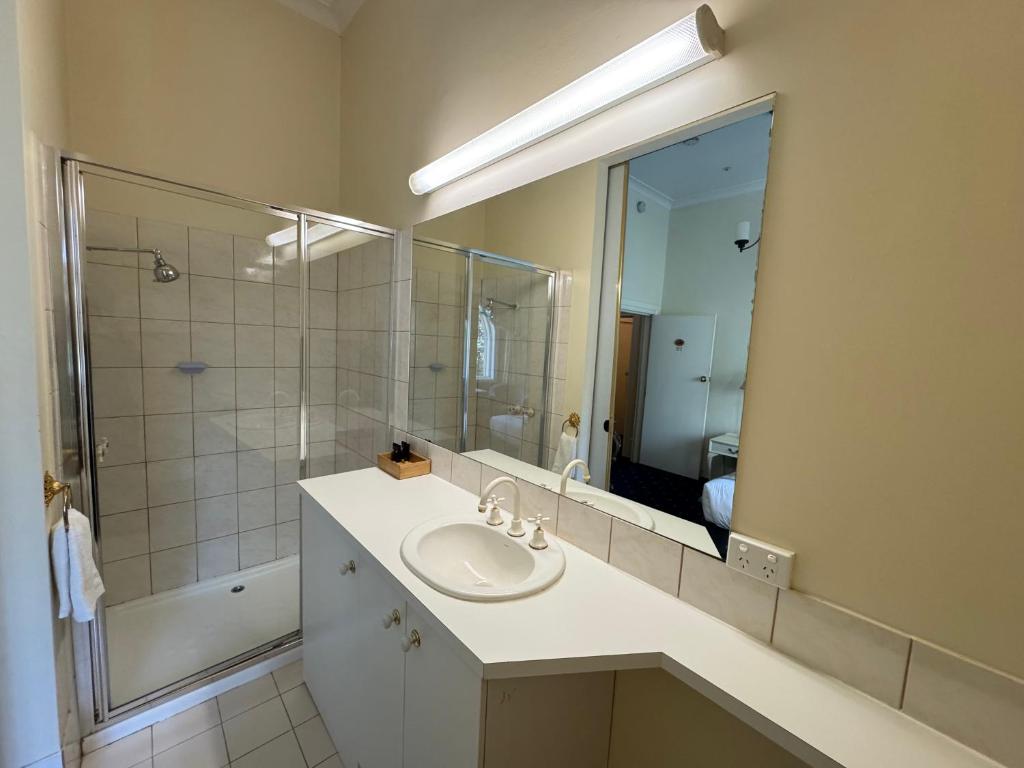 Toorak Manor Hotel Free Parking - Resim 8