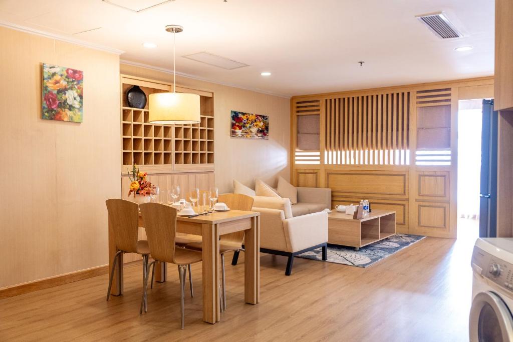 Family Two-Bedroom Apartment with View