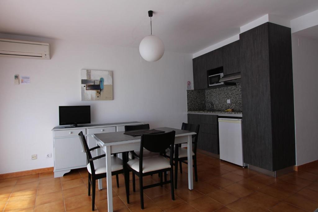 Kuchyň nebo kuchyňský kout v ubytování Residencial Super Stop Palafrugell