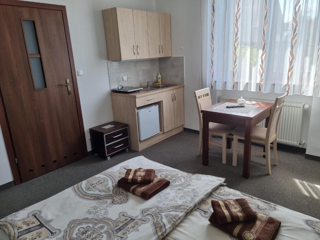 Astra Apartments - 12