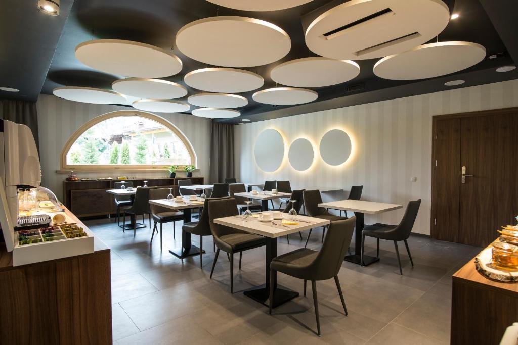 Jedlo v ubytovaní bed & breakfast alebo blízkom okolí