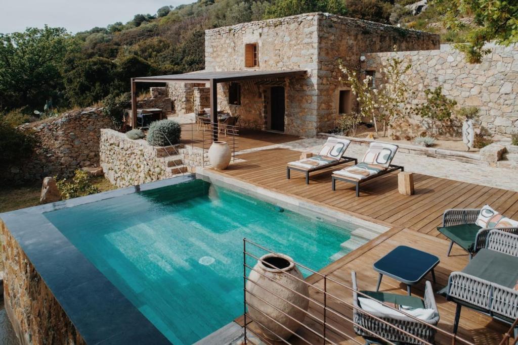 Πισίνα στο ή κοντά στο Villa U Laziu