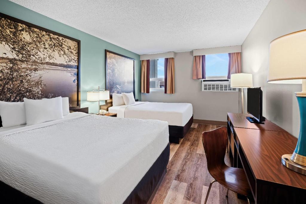 Super 8 by Wyndham Thunder Bay - Habitación Queen Con Dos Camas Queen - No Fumadores
