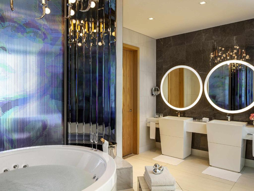 SLS Dubai Hotel & Residences - Resim 35