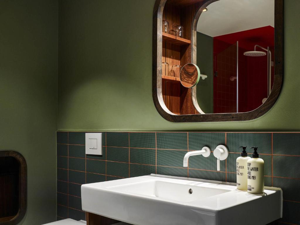 25hours Hotel Hamburg HafenCity - Resim 17