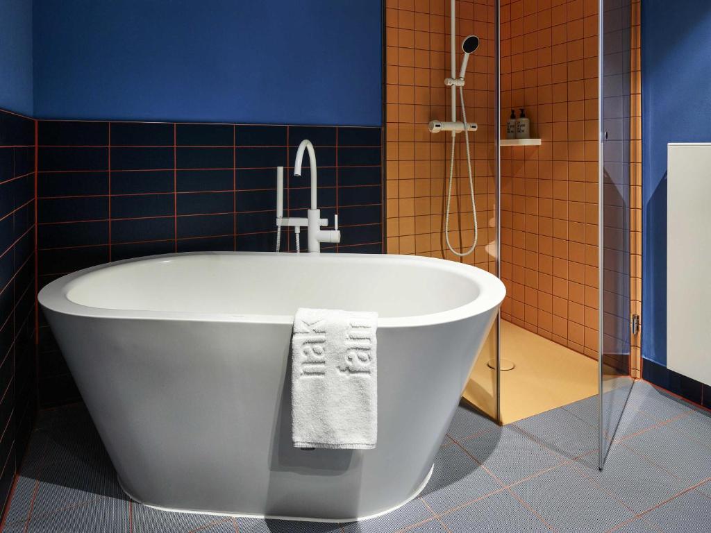 25hours Hotel Hamburg HafenCity - Resim 11