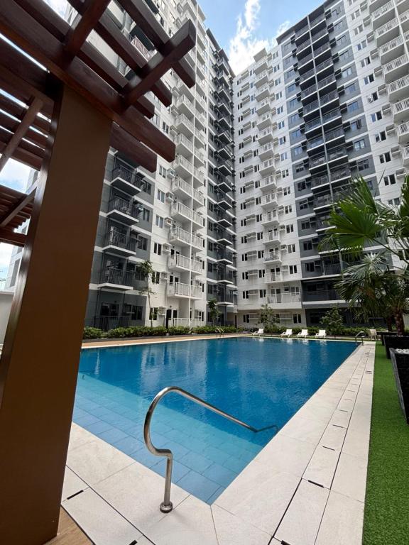 Hồ bơi trong/gần Cozy Camel Condo