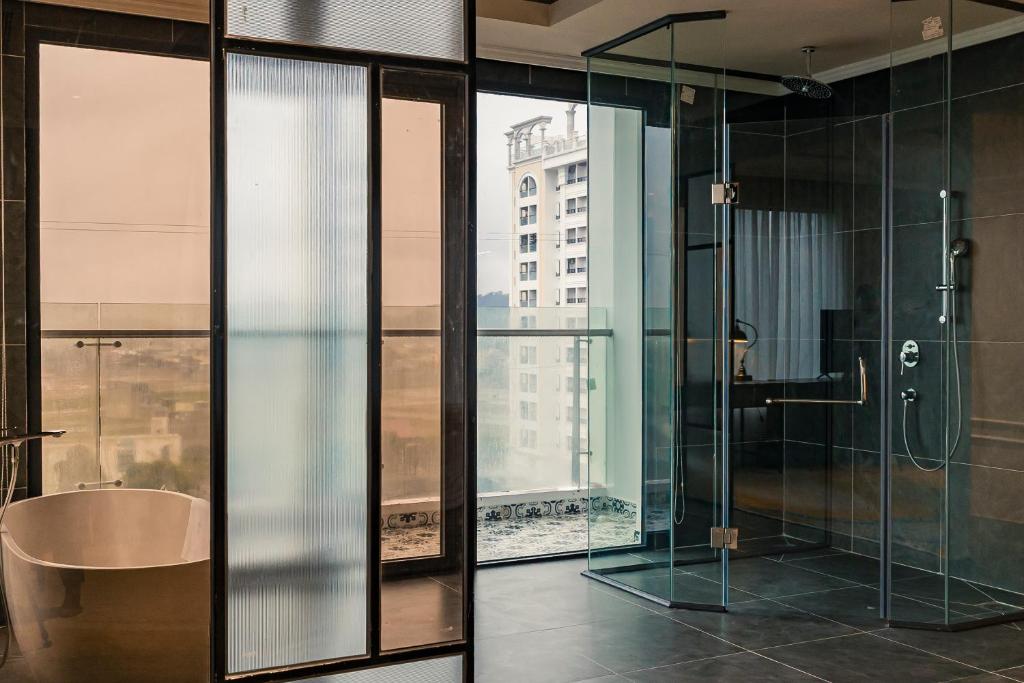 Suite Có Ban Công + Xe Đưa Đón Miễn Phí Đến Trung Tâm Thành Phố