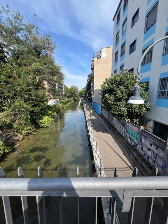 Výhled na řeku, která protéká v blízkosti apartmánu